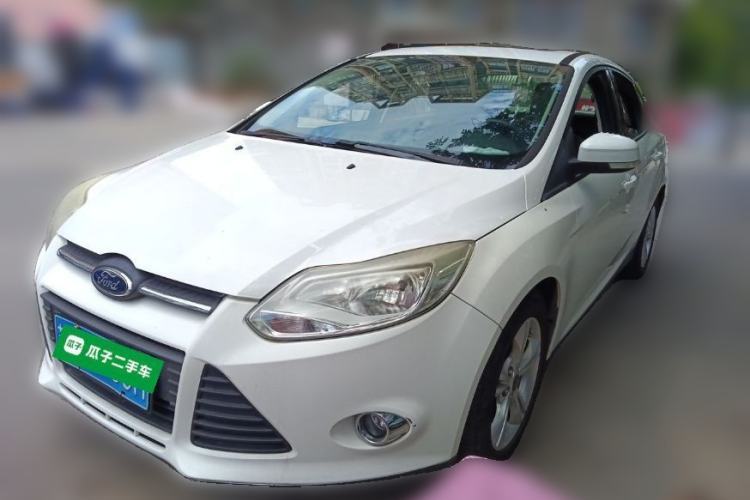 Used Ford Focus 2012 Sedan 1.6L Automatic Fashion Edition Guazi used car, China used car export, Used car for sale, Used Ford cars, Cheapest cars for sale