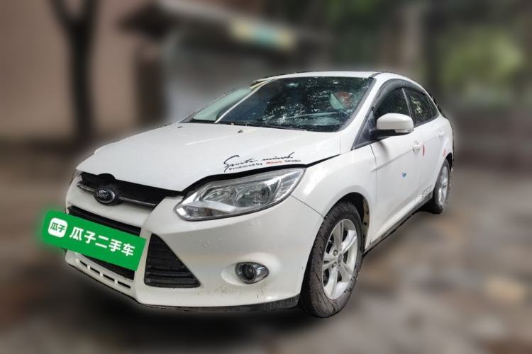 Used Ford Focus 2012 Sedan 1.6L Manual Fashion Edition Guazi used car, China used car export, Used car for sale, Used Ford cars, Cheapest cars for sale