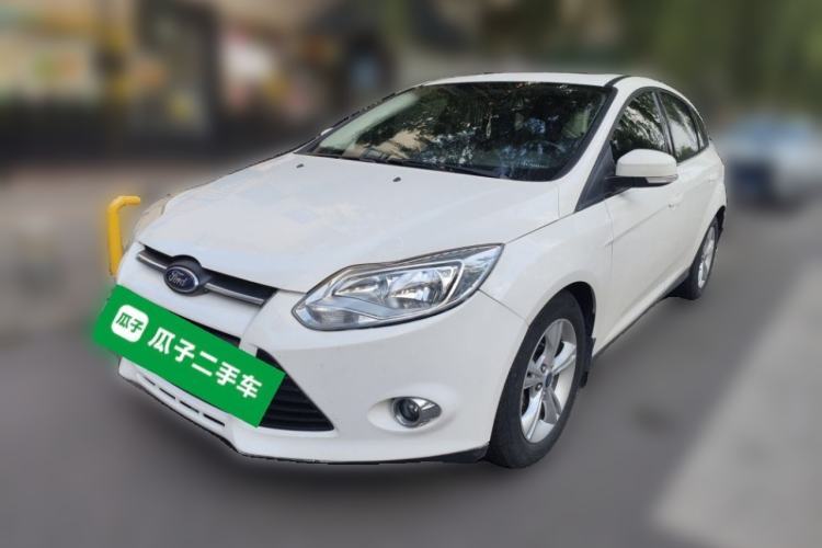 Used Ford Focus 2012 Hatchback 1.6L Automatic Fashion Edition Guazi used car, China used car export, Used car for sale, Used Ford cars, Cheapest cars for sale