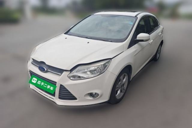 Ojetý Ford Focus 2012 Sedan 1.6L Automatic Fashion Edition