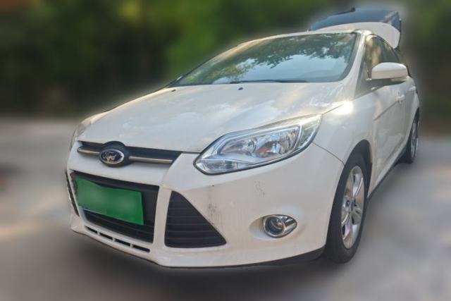 Ojetý Ford Focus 2012 Hatchback 1.6L Automatic Fashion Edition