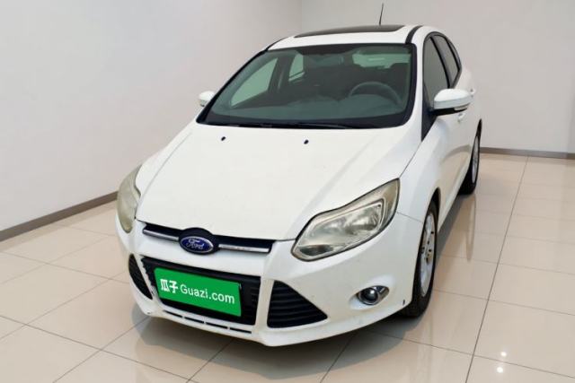Ford Focus 2012 Hatchback 1.6L Automatic Fashion Edition مستعملة