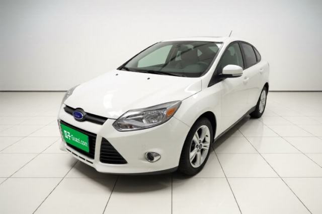 Używany Ford Focus 2012 Sedan 1.6L Manual Fashion Edition