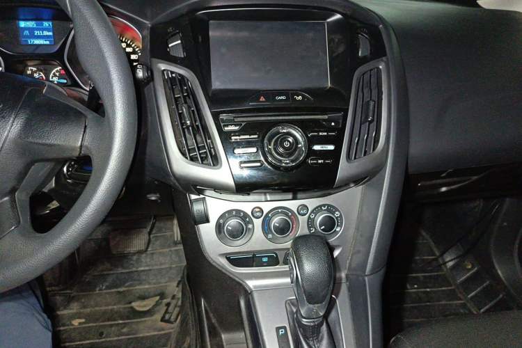 Used Ford Focus 2012 Hatchback 1.6L Automatic Comfort Model Audio And AC Panel