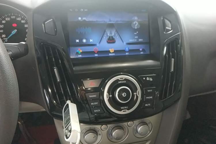 Used Ford Focus 2012 Sedan 1.6L Manual Comfort Model Audio And AC Panel