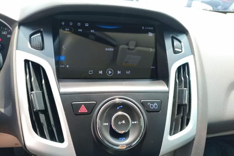 Used Ford Focus 2012 Sedan 1.6L Manual Comfort Model Audio And AC Panel