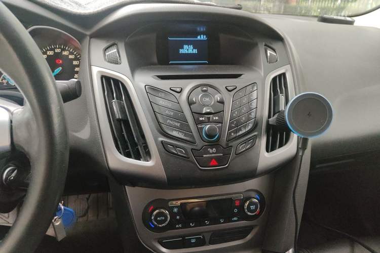 Used Ford Focus 2012 Sedan 1.6L Manual Fashion Edition Audio And AC Panel