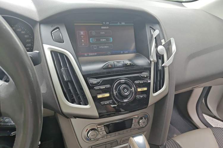 Used Ford Focus 2012 Sedan 1.6L Automatic Fashion Edition Audio And AC Panel