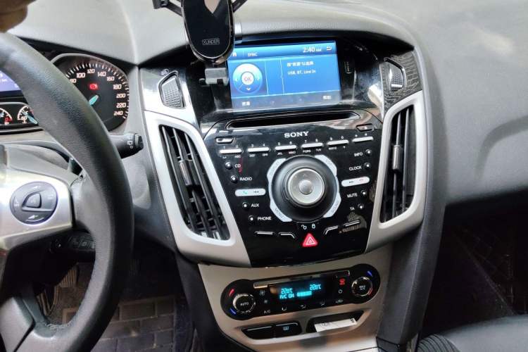 Used Ford Focus 2012 Hatchback 2.0L Manual Luxury Sport Model Audio And AC Panel