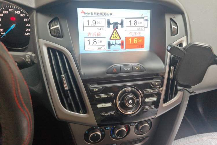 Used Ford Focus 2012 Hatchback 1.6L Automatic Comfort Model Audio And AC Panel