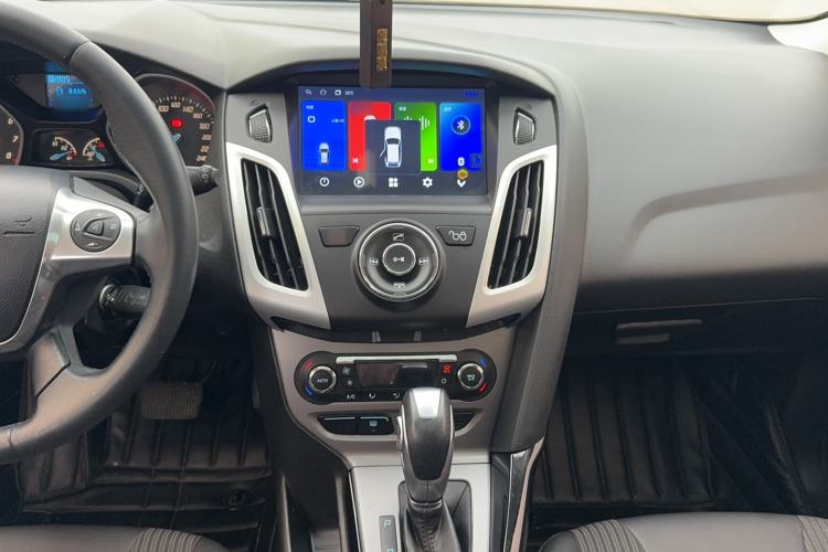 Used Ford Focus 2012 Hatchback 1.6L Automatic Fashion Edition Audio And AC Panel