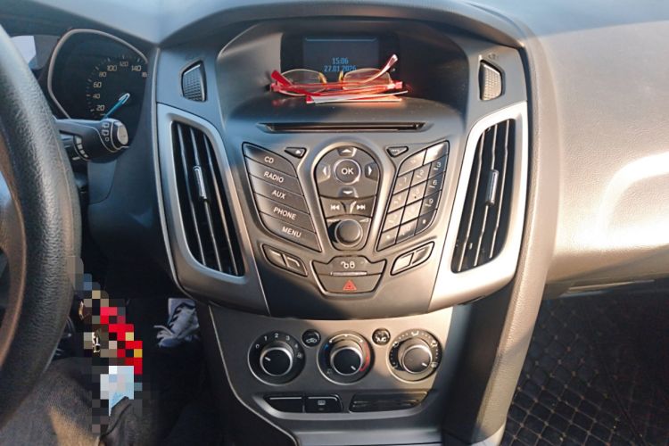 Used Ford Focus 2012 Hatchback 1.6L Manual Comfort Model Audio And AC Panel