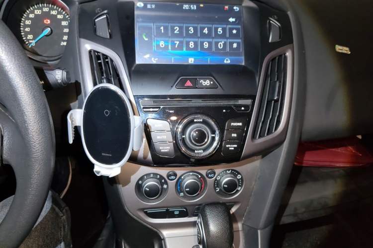 Used Ford Focus 2012 Hatchback 1.6L Automatic Comfort Model Audio And AC Panel