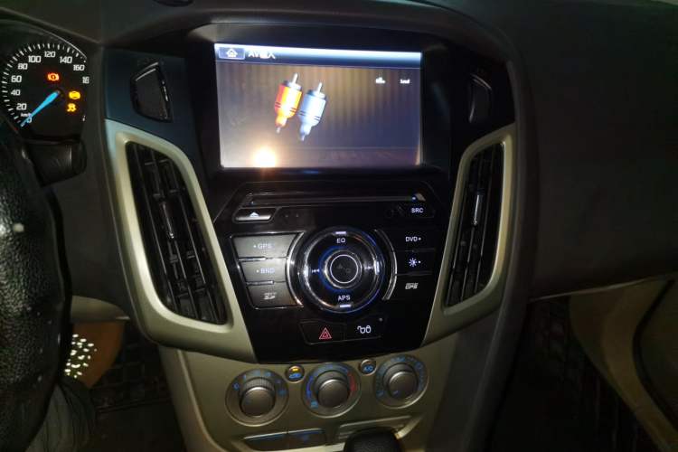 Used Ford Focus 2012 Sedan 1.6L Automatic Comfort Model Audio And AC Panel