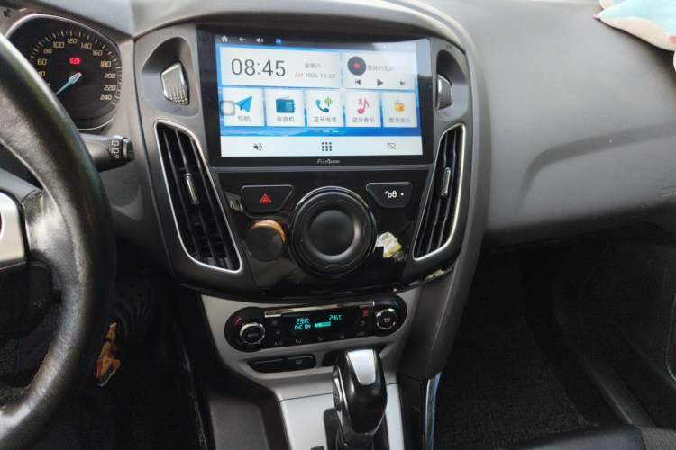 Used Ford Focus 2012 Hatchback 2.0L Automatic Luxury Sport Model Audio And AC Panel