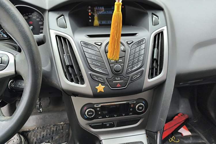 Used Ford Focus 2012 Sedan 1.6L Manual Fashion Edition Audio And AC Panel