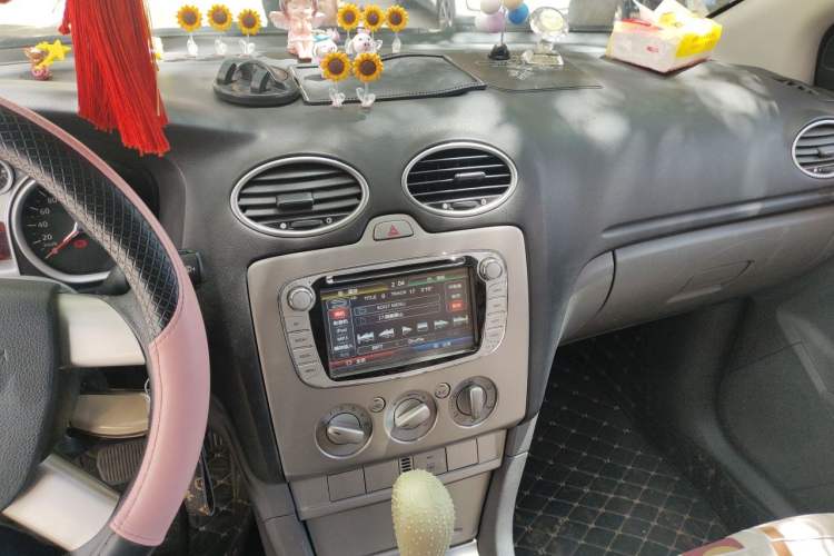 Used Ford Focus 2012 Hatchback Classic 1.8L Automatic Base Model Audio And AC Panel