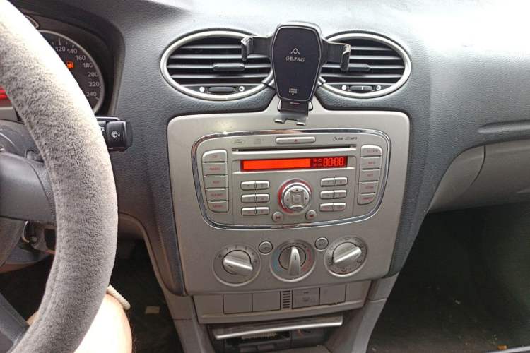 Used Ford Focus 2012 Hatchback Classic 1.8L Manual Base Model Audio And AC Panel