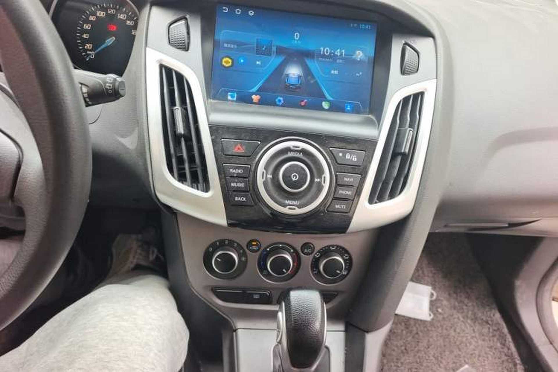 Used Ford Focus 2012 Hatchback 1.6L Automatic Comfort Model Audio And AC Panel