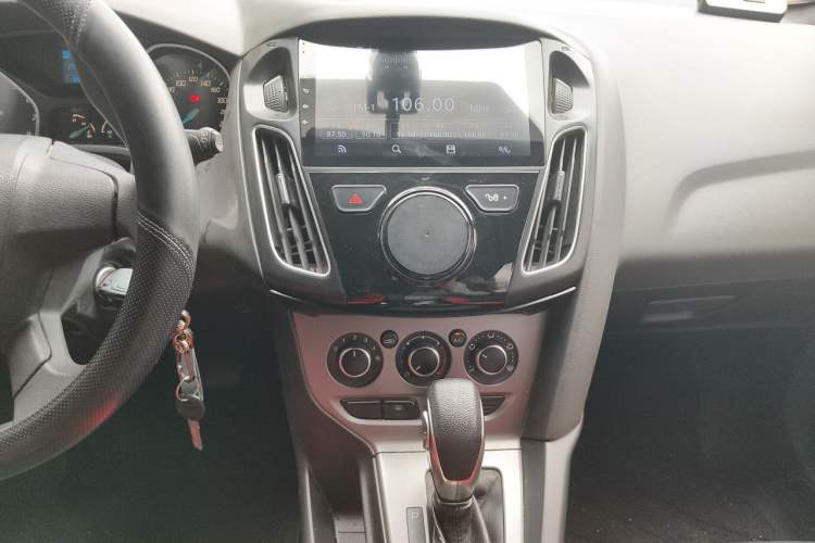 Used Ford Focus 2012 Hatchback 1.6L Automatic Comfort Model Audio And AC Panel