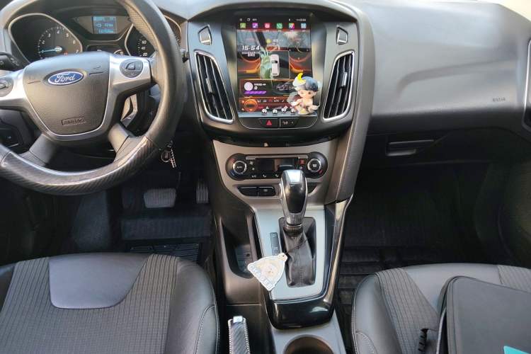 Used Ford Focus 2012 Hatchback 1.6L Automatic Fashion Edition Audio And AC Panel