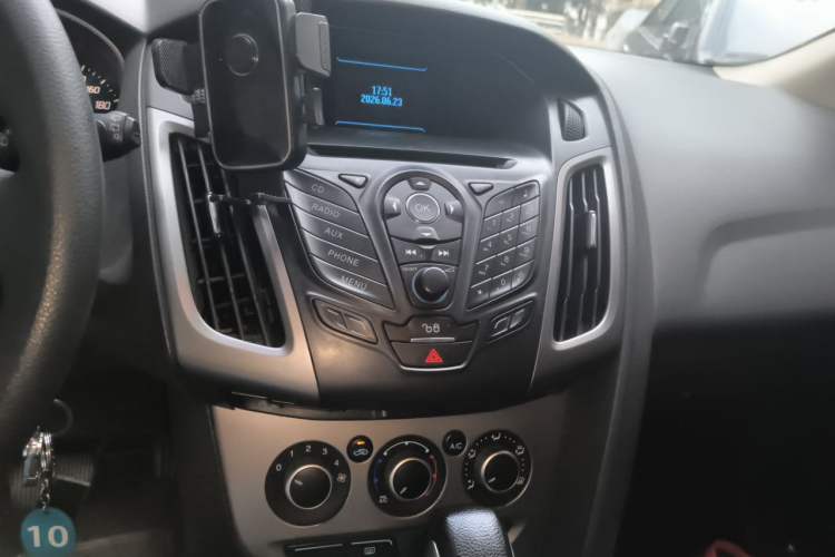 Used Ford Focus 2012 Hatchback 1.6L Automatic Comfort Model Audio And AC Panel