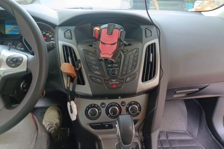 Used Ford Focus 2012 Hatchback 1.6L Automatic Comfort Model Audio And AC Panel
