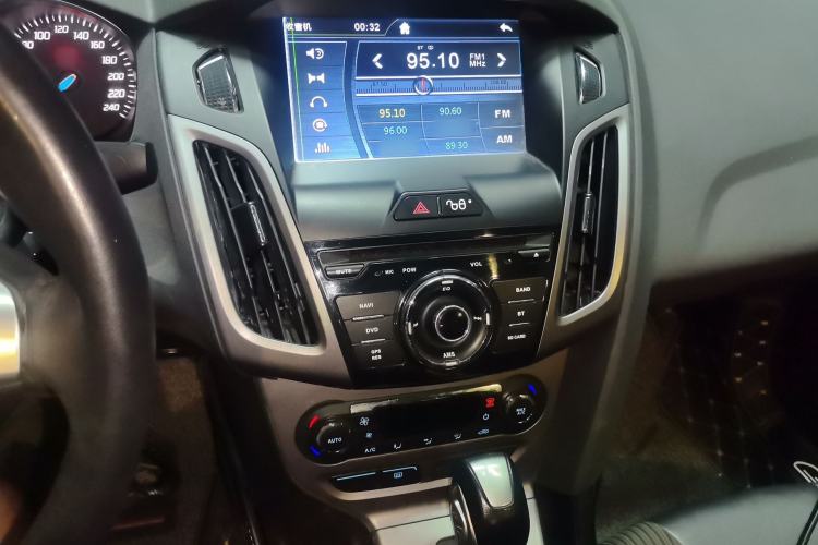 Used Ford Focus 2012 Sedan 1.6L Automatic Fashion Edition Audio And AC Panel