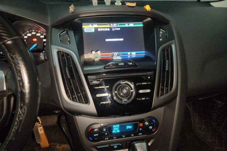 Used Ford Focus 2012 Hatchback 1.6L Automatic Fashion Edition Audio And AC Panel
