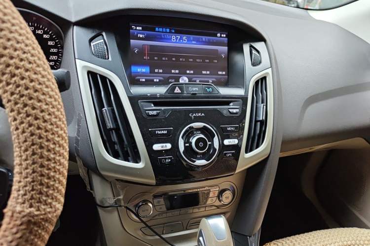 Used Ford Focus 2012 Sedan 1.6L Automatic Fashion Edition Audio And AC Panel