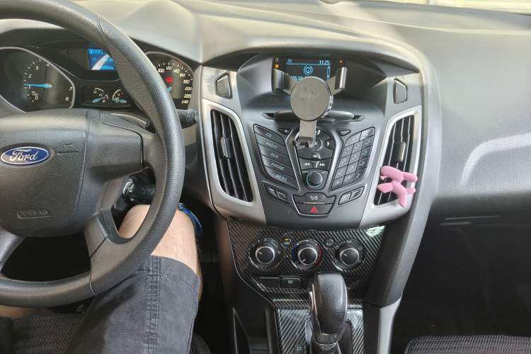 Used Ford Focus 2012 Hatchback 1.6L Automatic Comfort Model Audio And AC Panel
