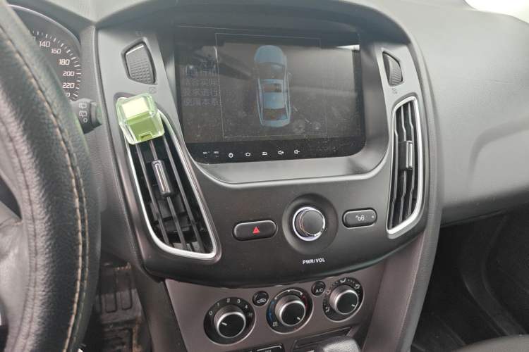 Used Ford Focus 2012 Hatchback 1.6L Automatic Comfort Model Audio And AC Panel