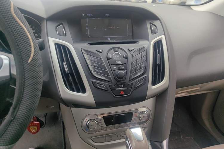 Used Ford Focus 2012 Sedan 1.6L Automatic Fashion Edition Audio And AC Panel