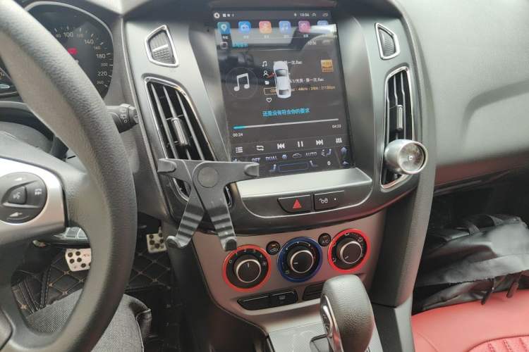 Used Ford Focus 2012 Hatchback 1.6L Automatic Comfort Model Audio And AC Panel