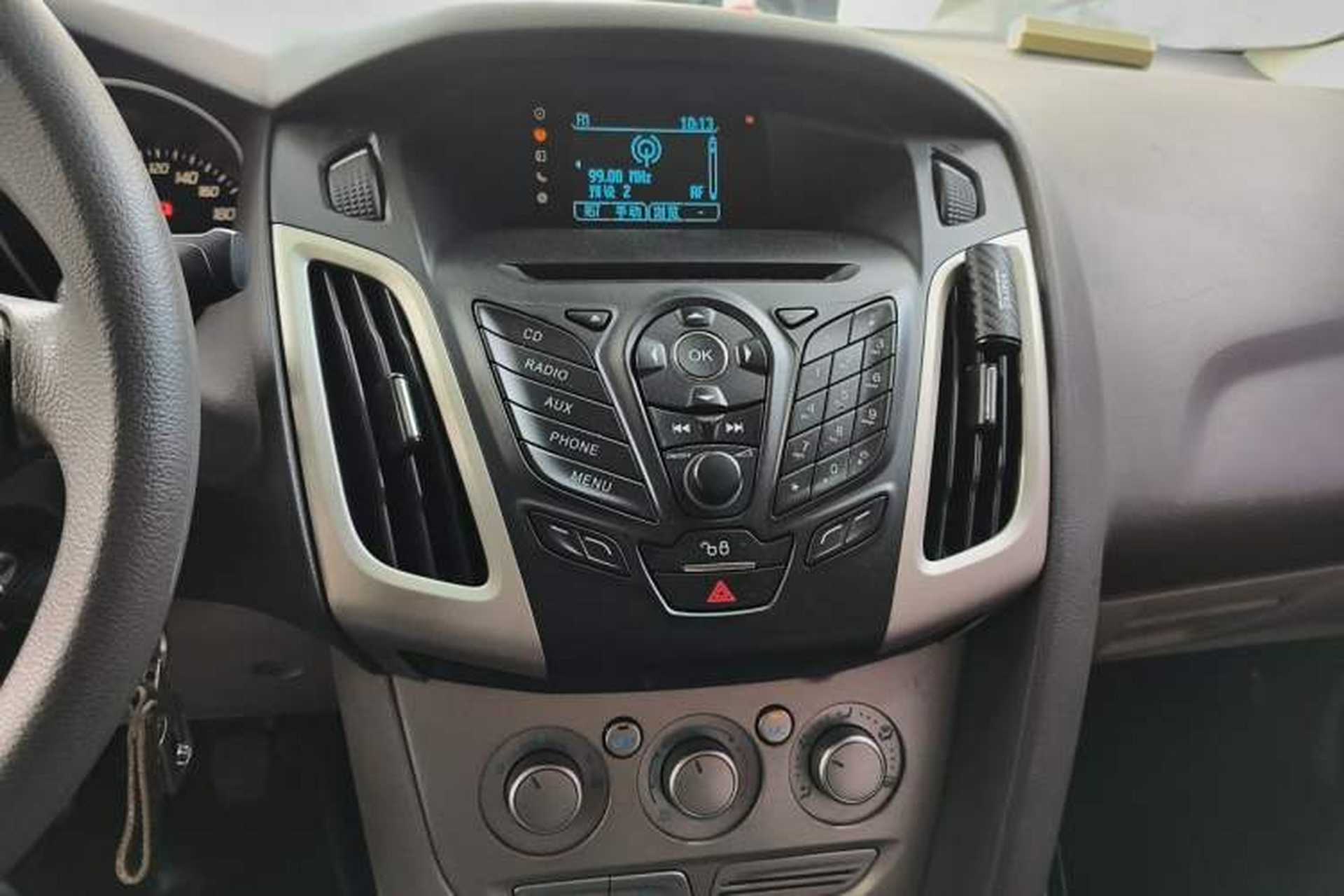 Used Ford Focus 2012 Sedan 1.6L Manual Comfort Model Audio And AC Panel
