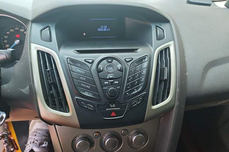 Used Ford Focus 2012 Sedan 1.6L Automatic Comfort Model Audio And AC Panel