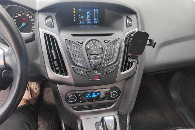 Used Ford Focus 2012 Sedan 1.6L Automatic Fashion Edition Audio And AC Panel