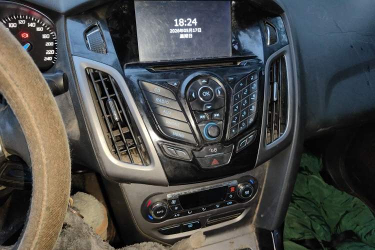 Used Ford Focus 2012 Sedan 1.6L Manual Fashion Edition Audio And AC Panel