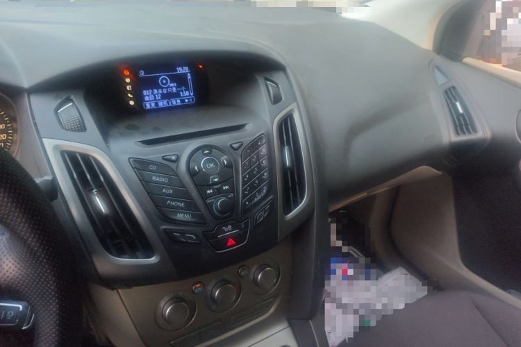 Used Ford Focus 2012 Sedan 1.6L Manual Comfort Model Audio And AC Panel