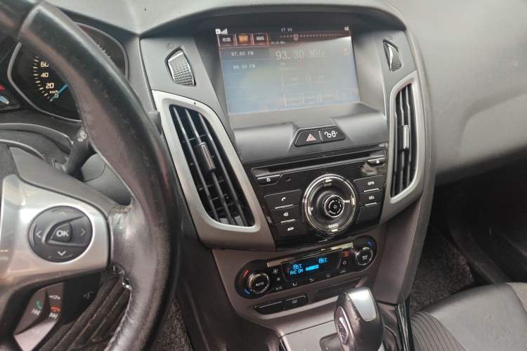 Used Ford Focus 2012 Sedan 1.6L Automatic Fashion Edition Audio And AC Panel