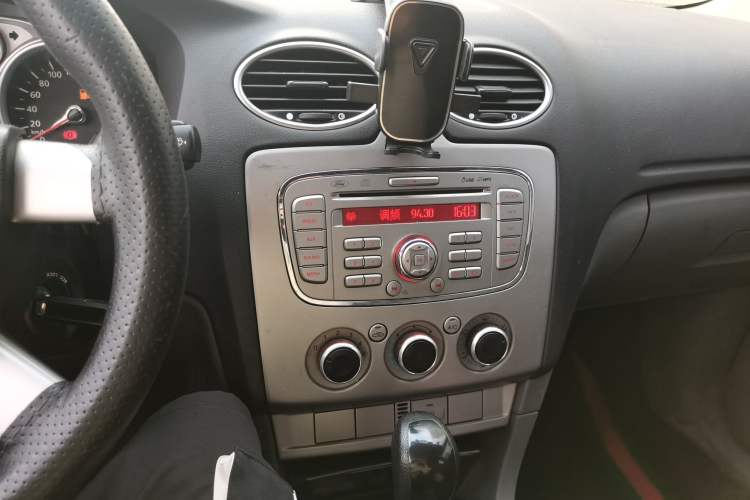 Used Ford Focus 2012 Hatchback Classic 1.8L Automatic Base Model Audio And AC Panel