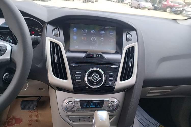 Used Ford Focus 2012 Sedan 1.6L Automatic Fashion Edition Audio And AC Panel