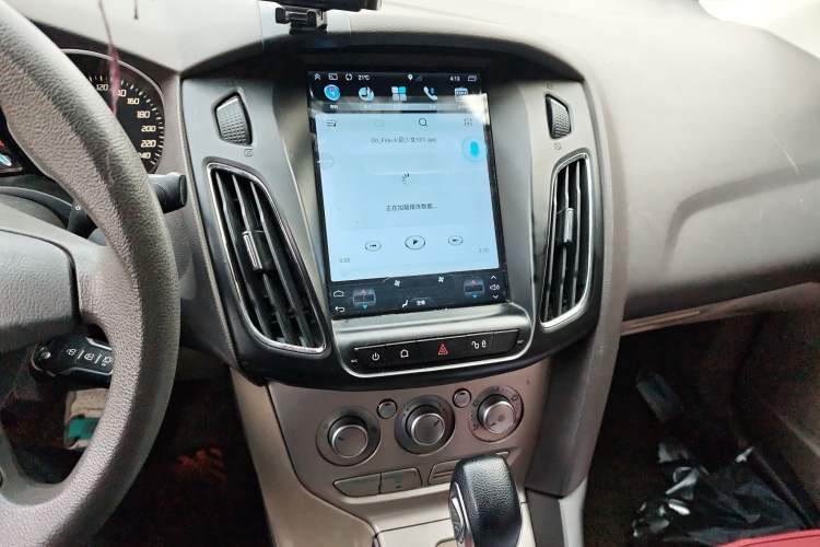 Used Ford Focus 2012 Sedan 1.6L Automatic Comfort Model Audio And AC Panel