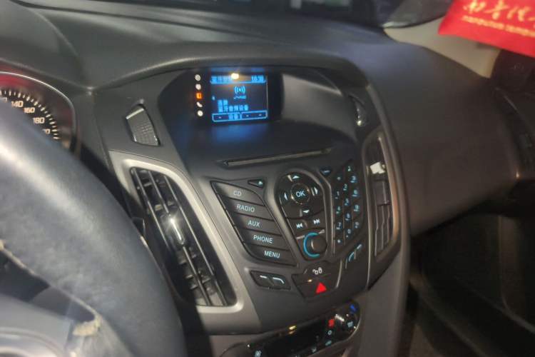Used Ford Focus 2012 Sedan 1.6L Automatic Fashion Edition Audio And AC Panel