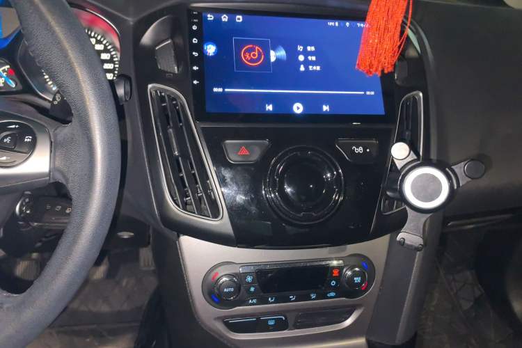 Used Ford Focus 2012 Sedan 1.6L Manual Fashion Edition Audio And AC Panel