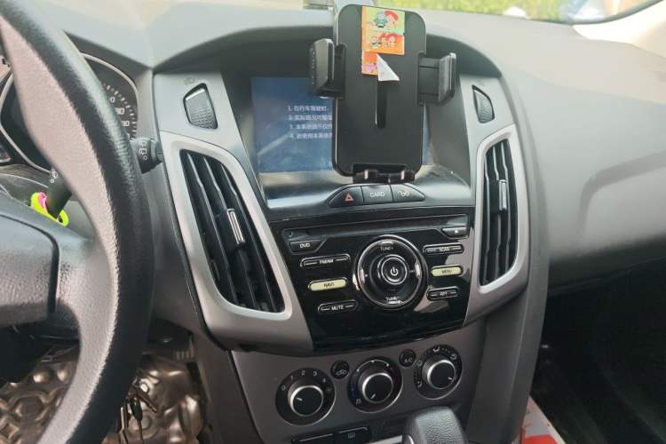 Used Ford Focus 2012 Hatchback 1.6L Automatic Comfort Model Audio And AC Panel