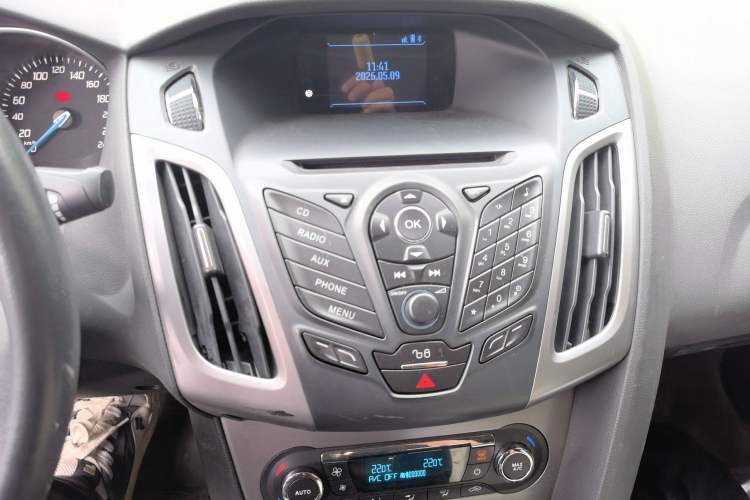 Used Ford Focus 2012 Sedan 1.6L Automatic Fashion Edition Audio And AC Panel