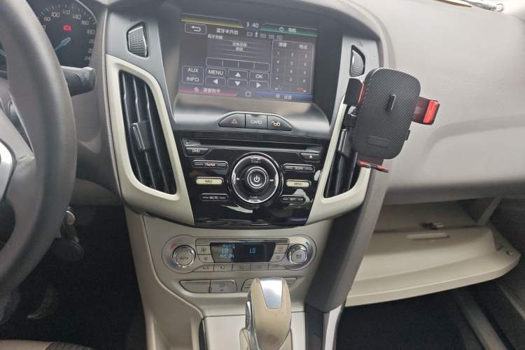 Used Ford Focus 2012 Sedan 1.6L Automatic Fashion Edition Audio And AC Panel