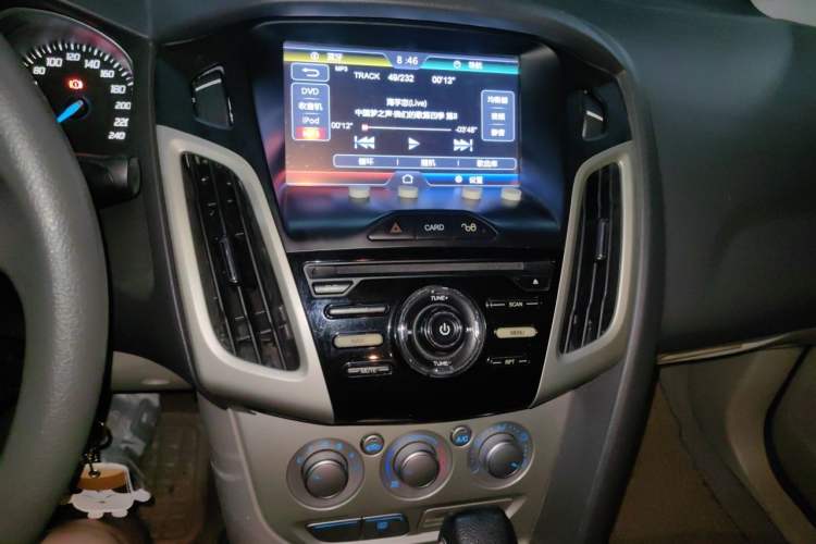 Used Ford Focus 2012 Sedan 1.6L Automatic Comfort Model Audio And AC Panel