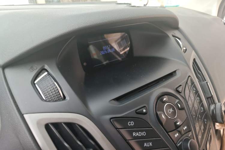 Used Ford Focus 2012 Sedan 1.6L Manual Fashion Edition Audio And AC Panel